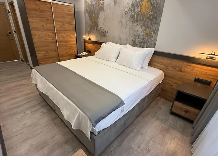 Zeus Otel Kuşadası