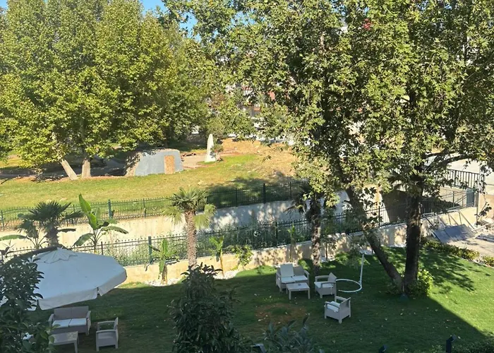 Zeus Otel Kuşadası