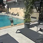Otel Zeus *