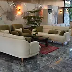 Zeus Otel *