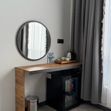 Zeus Hotel